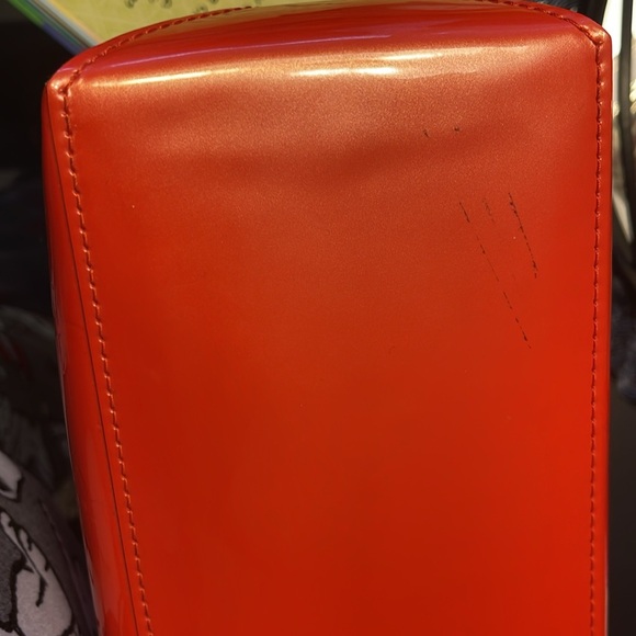 LOUIS VUITTON
Monogram Vernis Wilshire PM - Picture 9 of 9